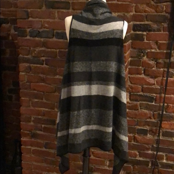 Cashmere Draped Vest - Picture 5 of 5